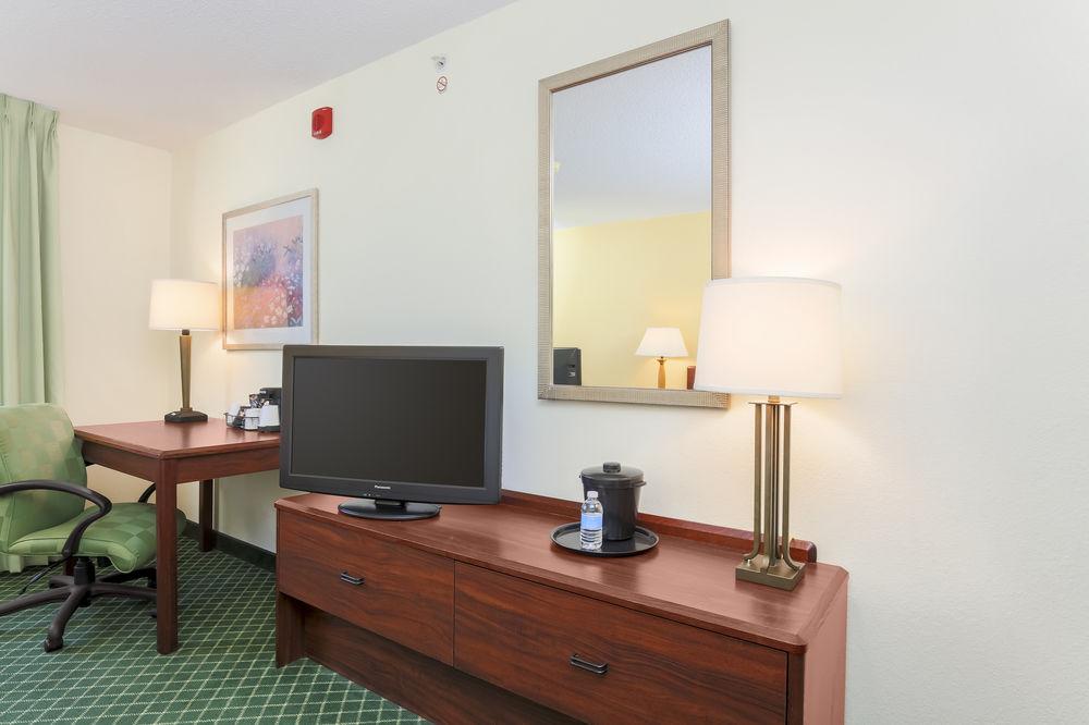 Fairfield Inn Erie Millcreek Mall Esterno foto
