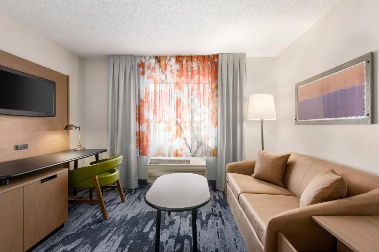 Fairfield Inn Erie Millcreek Mall Esterno foto