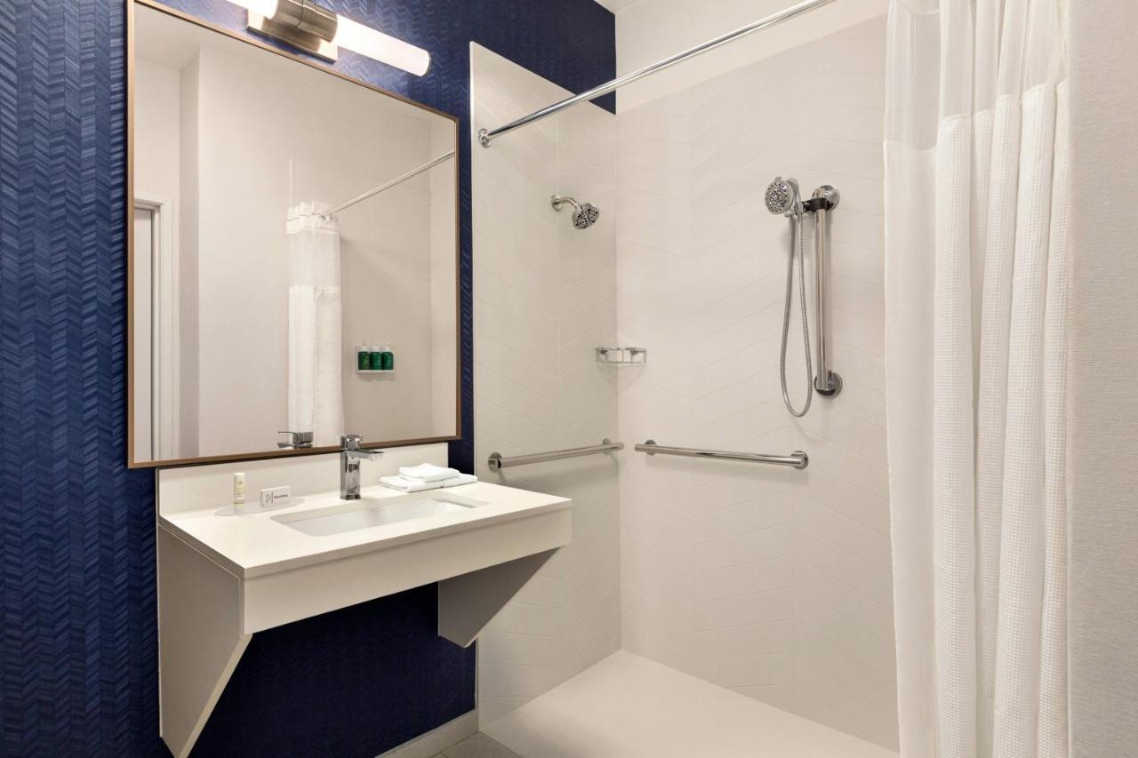 Fairfield Inn Erie Millcreek Mall Esterno foto
