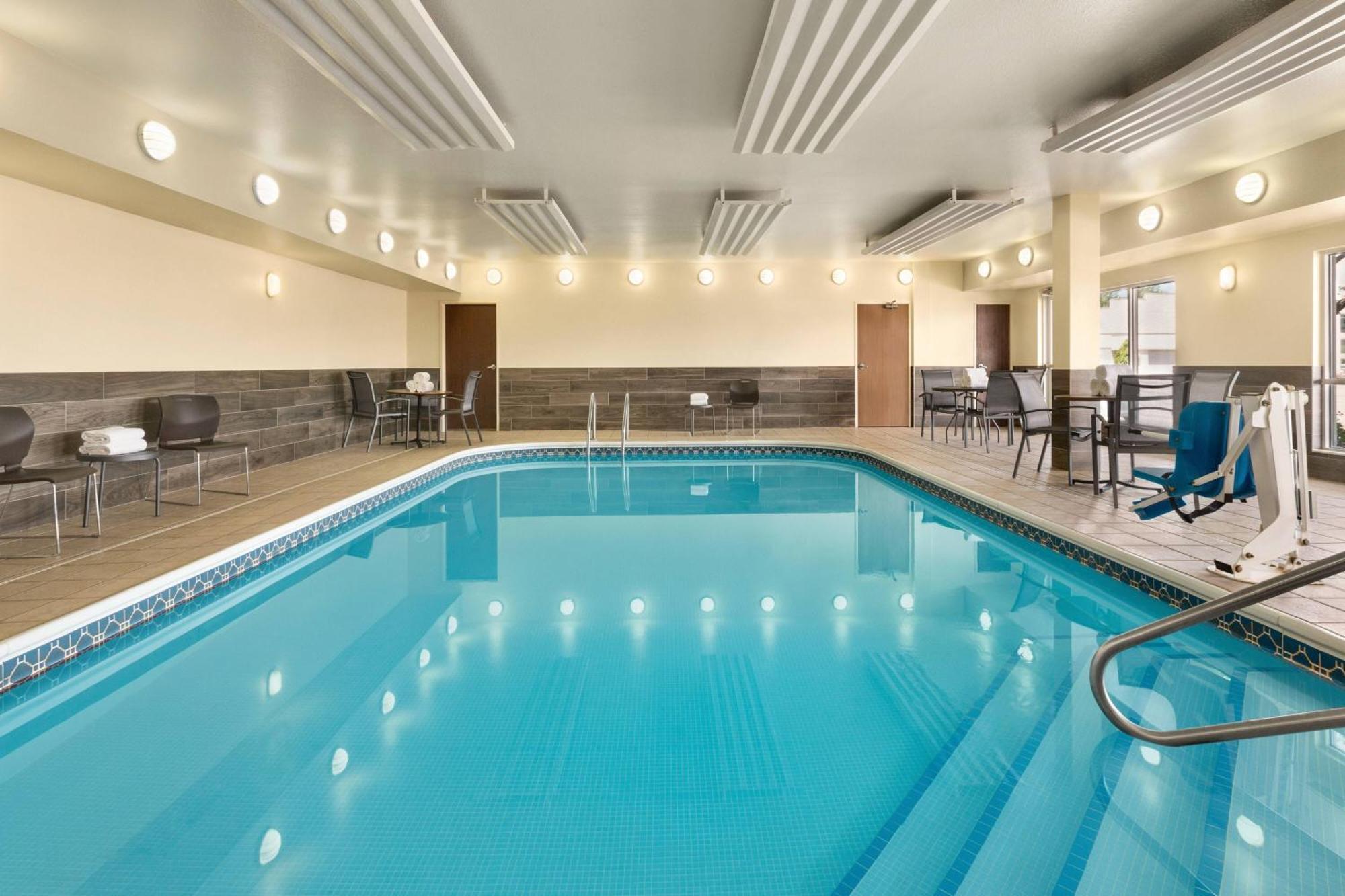 Fairfield Inn Erie Millcreek Mall Esterno foto