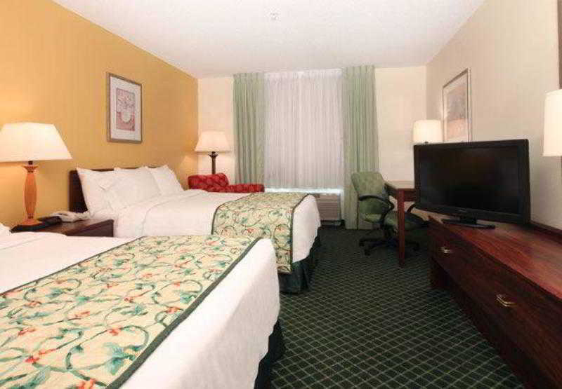 Fairfield Inn Erie Millcreek Mall Esterno foto